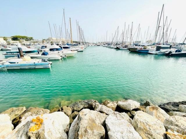 Gatu Sherry, Junto Puerto Deportivo Y Playa " Preferente Mayores De 25 Anos Y Familias " El Puerto de Santa María Kültér fotó