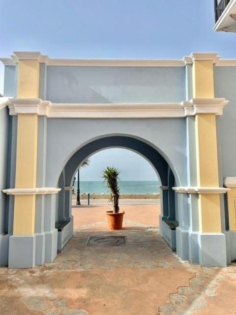 Gatu Sherry, Junto Puerto Deportivo Y Playa " Preferente Mayores De 25 Anos Y Familias " El Puerto de Santa María Kültér fotó